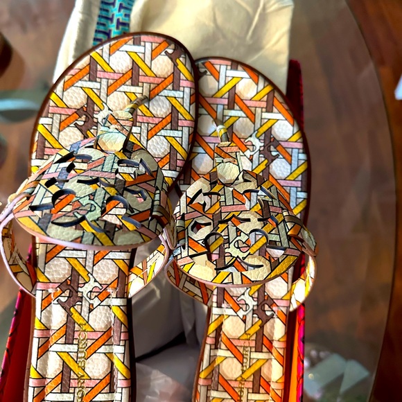 🎁❤️TORY BURCH GORGEOUS SANDALS ❤️😍🎊 - Picture 2 of 4